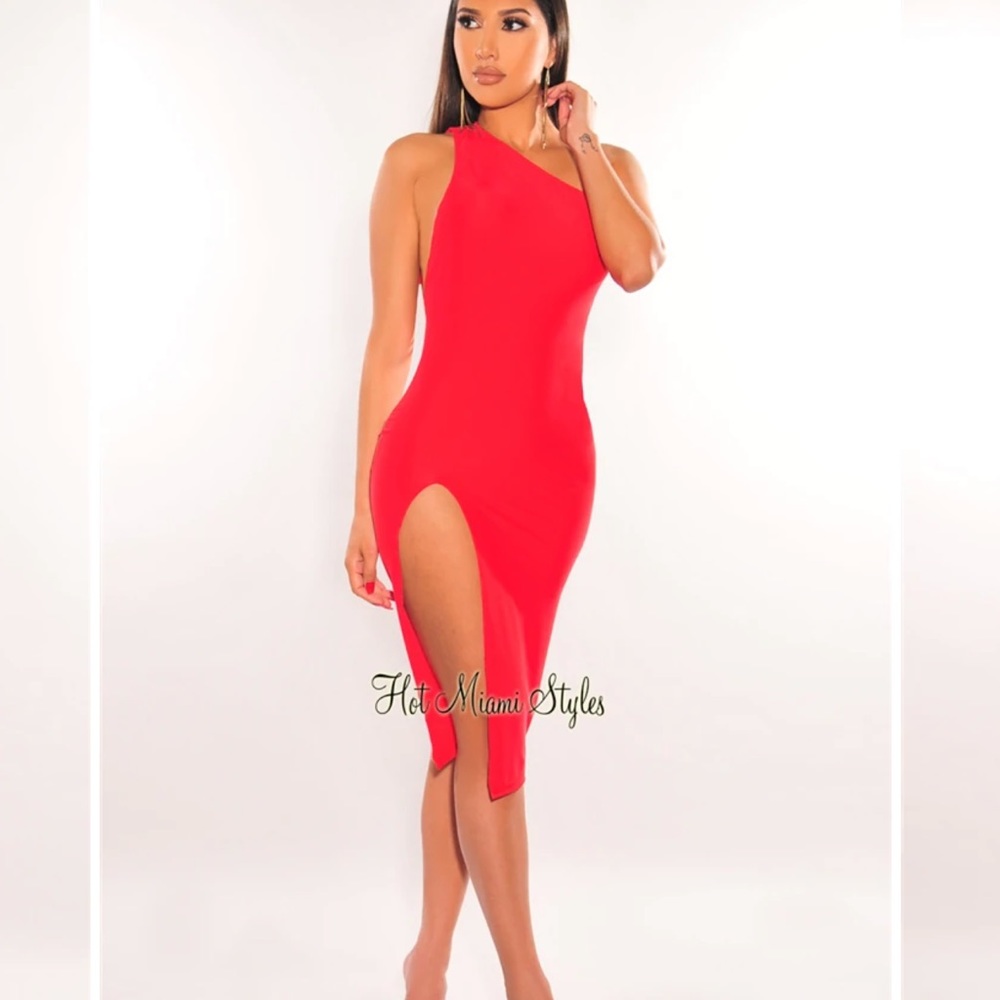 Red bodycon dress
